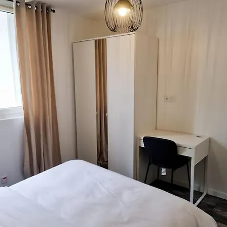 Charmant Appartement Proche De La Defense Rueil-Malmaison Exterior photo