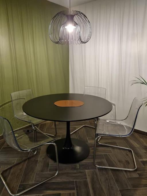Proche De La Defense Apartment